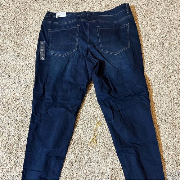 Lane Bryant Super Stretch Skinny Jeans- NWT - Picture 2 of 6